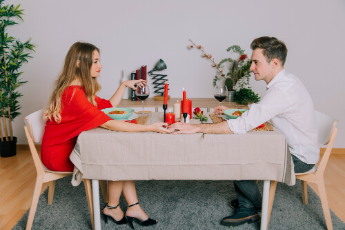 Tips for First Date on Valentine's day for Woman